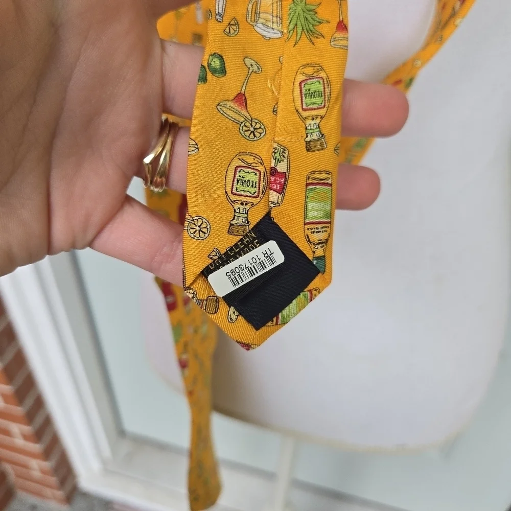 Alynn Tequila Print Tie